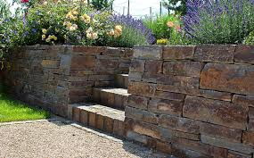 Die besten ideen mauern im garten mit steinen, holz oder pflanzen optisch aufzuwerten. Mauern Treppen Galabau Fischer Garten Landschaftsbau