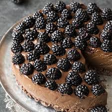 Gateau Mousse Au Chocolat A L Avocat Metro Recipe Food Chocolate Mousse Cake Recipe Vegan Desserts