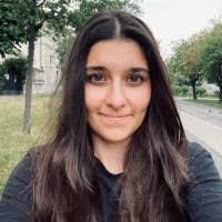 Anna Pistilli's Instagram, Twitter & Facebook