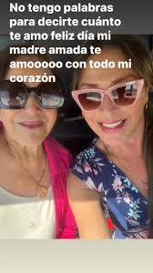 Un súper y hermoso detalle de mí amigo Alexis para mí  mami🥰🙏🤗😘🥳❤️🎉✨mil gracias siempre x tus hermosos detalles amigo de mí  corazón, tqmmmmm. Feliz día para tú mami, mil bendiciones siempre!!! Tqmmmmm