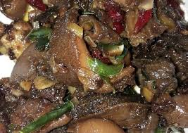 Daging sapi merupakan salah satu hidangan spesial yang hampir disukai banyak orang. Langkah Resep Oseng Daging Sapi Pedas Manis Yummy