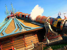 Montanas Rusas De Disneyland Paris Conoce Una De Las Atracciones Mas Legendarias Del Parque Parisino Que Te Llevara Montana Rusa Disneyland Paris Disneyland