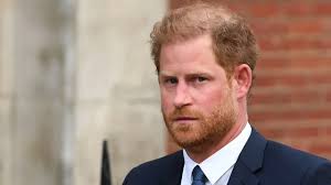 Príncipe Harry dice que artículos provenían de escuchas ilegales