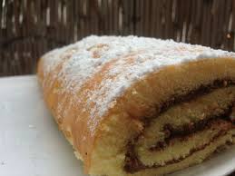 Roule Au Nutella Sans Battre Les Blancs En Neige World Food Roule Au Nutella Gateau Roule Nutella Nutella