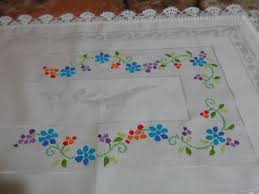 Imagens De Caminho De Mesa Em Ponto Cruz Caminho Mesa Em Jacquard F Gratis 5 Off No Elo7 Oops Daisy 3fa864 Bordado Ponto Cruz Ponto Cruz Bordados A Mao