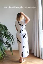 Wrap the left half of the dress across your chest. Bvm2hqfebir Mm