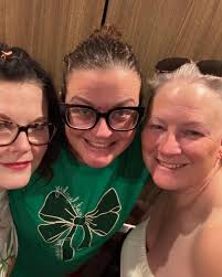 Lisa Vineyard (@lisa_vineyard) • Instagram photos and videos