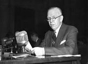 「Roderick MacFarquhar」の画像検索結果