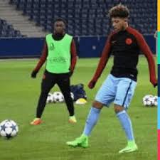 Jun 24, 2021 · manchester united have increased their offer for borussia dortmund's jadon sancho to 85m euros (£72.6m). Jadon Sancho Clothes Outfits Brands Style And Looks Spotern