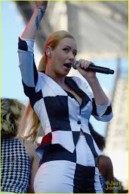 A music video for ariana grande's hit song 'problem' featuring australian rapper iggy azalea. Ariana Grande Performs With Iggy Azalea Big Sean At Wango Tango 2014 Video Photo 674371 Ariana Grande Big Sean Pictures Just Jared Jr