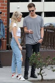 Rent lottie pale moss jeans from nuuly. Lottie Moss Spotted In A Ripped Jeans A White Top While She Grabs Lunch With A Friend At Via Alloro In Beverly Hills Los Angeles 080318 5