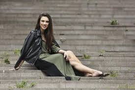 Ask anything you want to learn about yüsra geyik by getting answers on askfm. Leaf Fall In Back Streets Yusra Geyik Leaves The Series For Onur Bay