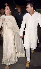 Love Is In The Air As Deepika Padukone And Ranveer Singh Walk Hand In Hand And Twin In White For The Padmaavat Screening Choose kurta pajamas from top brands like biba, w, shree, etc. deepika padukone and ranveer singh walk