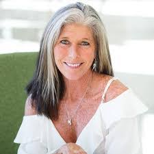 Alana Hopkins's Instagram, Twitter & Facebook