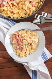 A roasted cauliflower and mushroom pasta in a creamy egg and bacon sauce seasoned with plenty of fresh cracked pepper. One Pan Ham Cheese Pasta Kylee Cooks