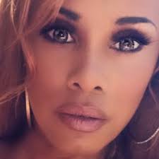 Faye Ferguson (@AgentleStorm)