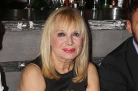 Η ηθοποιός άννα φονσού γεννήθηκε στην καισαριανή στις 6 ιουλίου 1939. Anna Fonsoy Otan Pe8ane H Adelfh Moy H8ela Na Paw Mazi Ths Zappit