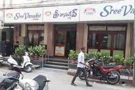 Room Booking In Vijayawada In 2020 Affordable Rooms Budget Hotel Modern Cafe