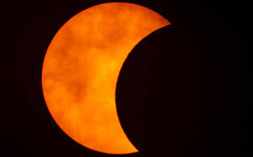 Avant d'acheter eclipse solaire, découvrez nos avis eclipse solaire, ils vous en apprendront beaucoup : Une Eclipse Solaire Rarissime Le Jour Le Plus Long De L Annee Lepetitjournal Com