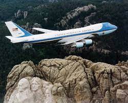Russia, china and france also have presidential planes that are painted red. Boeing Vc 25 Wikipedia