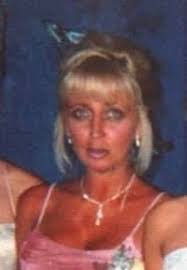 Kellie Rapp's Instagram, Twitter & Facebook