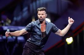 Mit seinem ehemann jwan yosef (37), mit dem er seit 2017 verheiratet ist, hat der. Ricky Martin Steckbrief Bilder Und News Web De