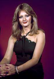 Official twitter for bonnie tyler. Pin By Genevieve Arterburn On Bonnie Tyler 1970s Bonnie Tyler Bonnie Feathered Hairstyles