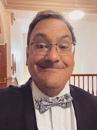 Hommage à Leonora Indira King 🕊 Aujourd'hui, j'ai voulu rendre hommage à  Leonora Indira King, une femme d'exception dont le départ laisse un vide  immense dans notre communauté de Parc-Extension. Leonora savait