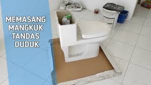 Ia dengan mudah membersihkan dan menyegarkan tandas anda dan. Pemasangan Tandas Duduk Youtube
