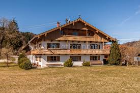 Das schloß eurasburg bietet in einem gepflegten ambiente ein im 1. Vermietet Huettenprofi