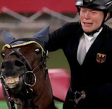 Moskau unternahm 1970 den ersten versuch, sich für die ausrichtung der olympischen sommerspiele 1976 zu bewerben. Fliefynf Cpzum