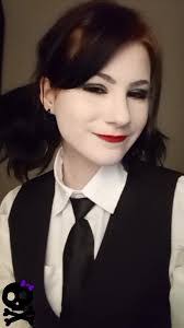 Lindsay Callaway's Instagram, Twitter & Facebook