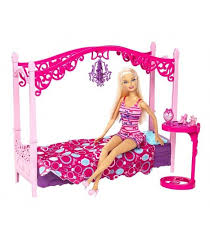 Schau dir unsere auswahl an barbie bett an, um die tollsten einzigartigen oder spezialgefertigten handgemachten stücke aus unseren shops für puppenmöbel zu finden. Barbie Und Ihre Mobel Bett Mit Baldachin Mattel Futurartshop