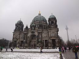 برلين حتى الآن هي مدينتي المفضلة، ففيها الكثير من الأماكن التي يمكن زيارتها، ورغم مساحة المدينة الكبيرة لكن المواصلات المتوفرة في كل مكان تجعل السفر إليها أكثر متعة. Ø£ÙØ¶Ù„ Ø§Ù„Ø£Ù…Ø§ÙƒÙ† Ù„Ù‚Ø¶Ø§Ø¡ Ø¹ÙŠØ¯ Ø§Ù„Ù…ÙŠÙ„Ø§Ø¯ ÙÙŠ Ø£Ù„Ù…Ø§Ù†ÙŠØ§