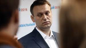 Картинки по запросу Фото с площади Екатеринбурга с Навальным