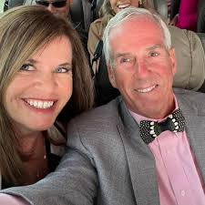 Who can build a display unit for liquor in St. Croix?