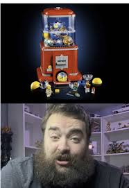 LEGO Ideas Prize Machine: 16 Minifigures Included