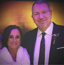 Are there couples who started a cleaning and organizing business?