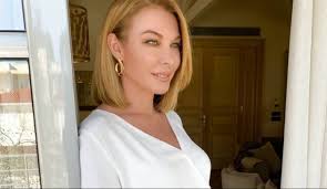 Jun 27, 2021 · οπως μπορείτε να δείτε παρακάτω η τατιάνα στεφανίδου, ως λάτρης του instagram, δημοσίευσε μια φωτογραφία στον προσωπικό της λογαριασμό, στην οποία απεικονίζεται με το ολόσωμο μαγιό της, πάνω σε. Tatiana Stefanidoy Etsi Kratietai Adynath Sta 50 Ths H Diaita 7 Hmerwn The Body