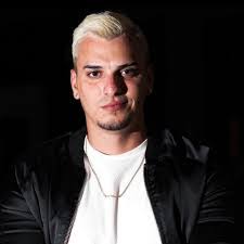 Dane Fernandez's Instagram, Twitter & Facebook