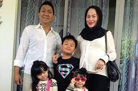 How much money is rebecca nur al islam worth at the age of 35 and what's her real net worth now? Rebecca Nur Al Islam Selamat Lahirkan Anak Keempat