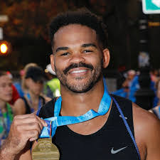 Daryl Holman's Instagram, Twitter & Facebook