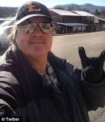 Professor screams 'hello' at the beginning of every class