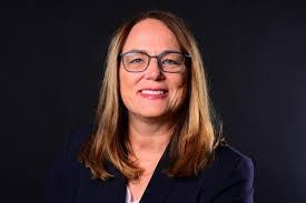 Esther Dunn's Instagram, Twitter & Facebook