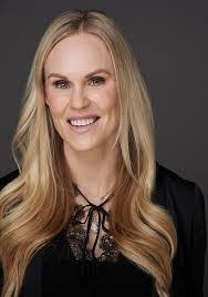 Krista Henry's Instagram, Twitter & Facebook