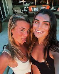 Hawaiians do it better 🤙🏼