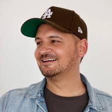 Willy Lara's Instagram, Twitter & Facebook