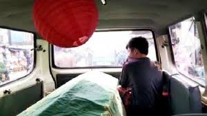 Untuk menolong anda menerjemahkan arti dari setiap mimpi atau kode alam yang sobat alami. Covid 19 Di Indonesia Peti Jenazah Sebagai Cara Memperingatkan Warga Akan Bahaya Virus Corona Psikolog Pertanyakan Pesannya Sampai Ke Masyarakat Bbc News Indonesia