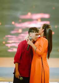 Đồng thời phi nhung còn khẳng định sẽ không giận hay ghét hồ văn cường, vẫn sẽ ôm và hôn con như lúc đầu gặp. Cmd8ax8 Vzcnbm