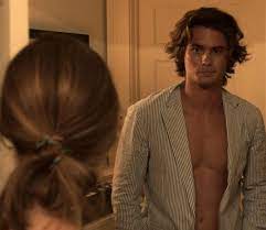 #thesalonguy #hairtutorial #outerbankshere is the chase stokes better known as john b from the netflix series outer banks.buy my book here. John B Outer Banks The Pogues Outer